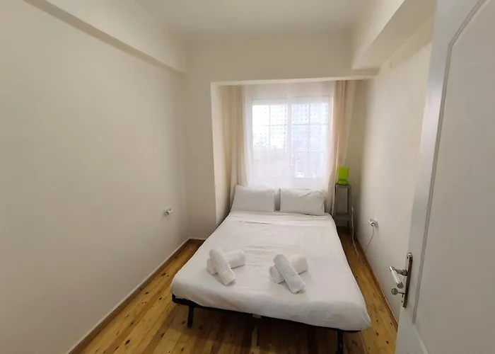 Cozy One With Hydromassage Tub And Terrace Near Center *