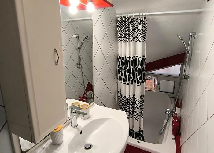 Cozy One Hydromassage & Terrace Апартаменты *